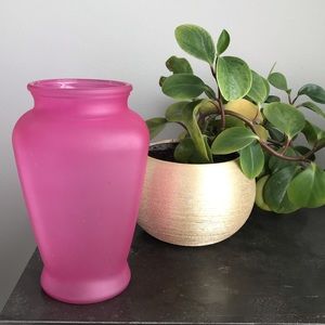 Rounded square glass vase for real or faux flowers